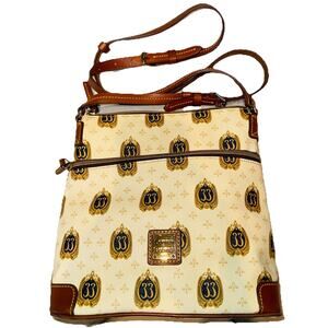 2015 Disneyland Club 33 Logo Dooney & Bourke Letter Carrier Handbag Crossbody LE
